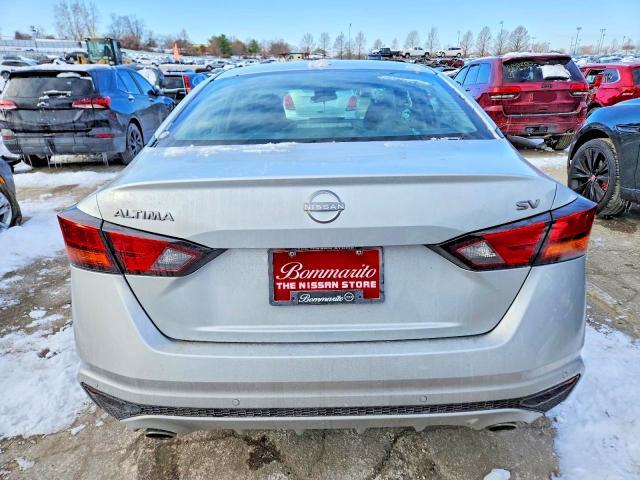 2024 Nissan Altima sv