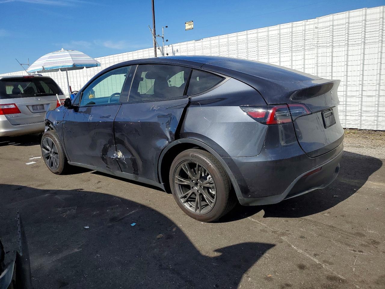 2025 Tesla Model y