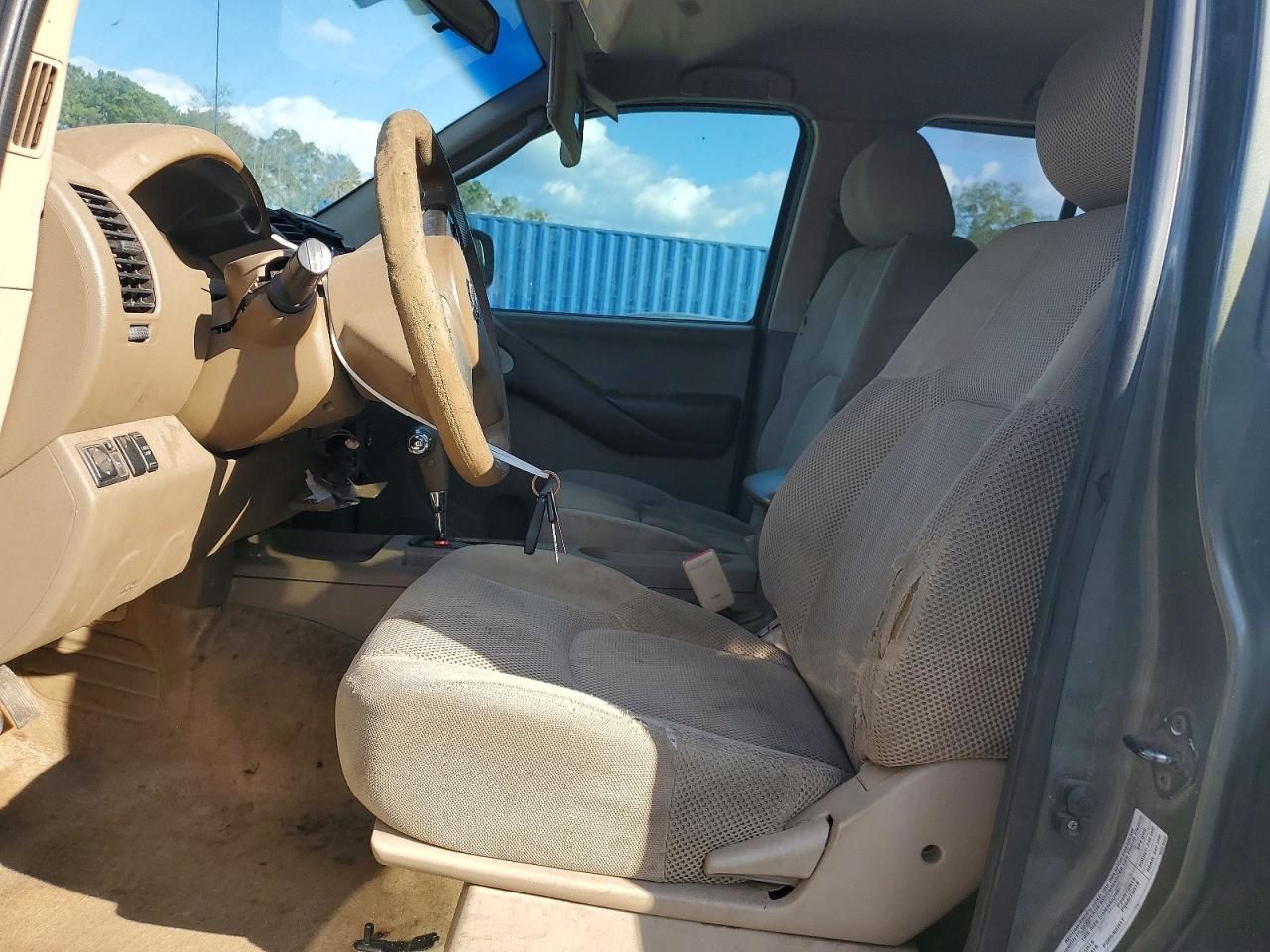 2005 Nissan Frontier Crew cab le