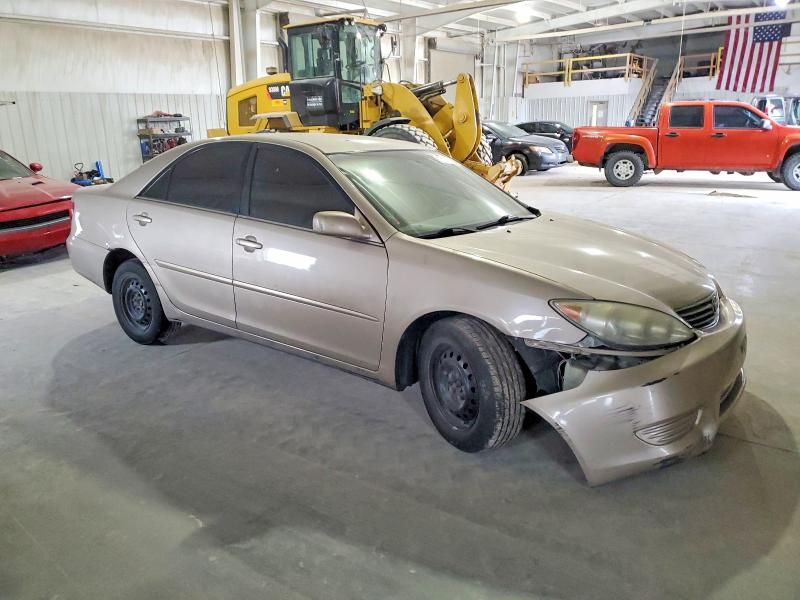 2005 Toyota Camry le