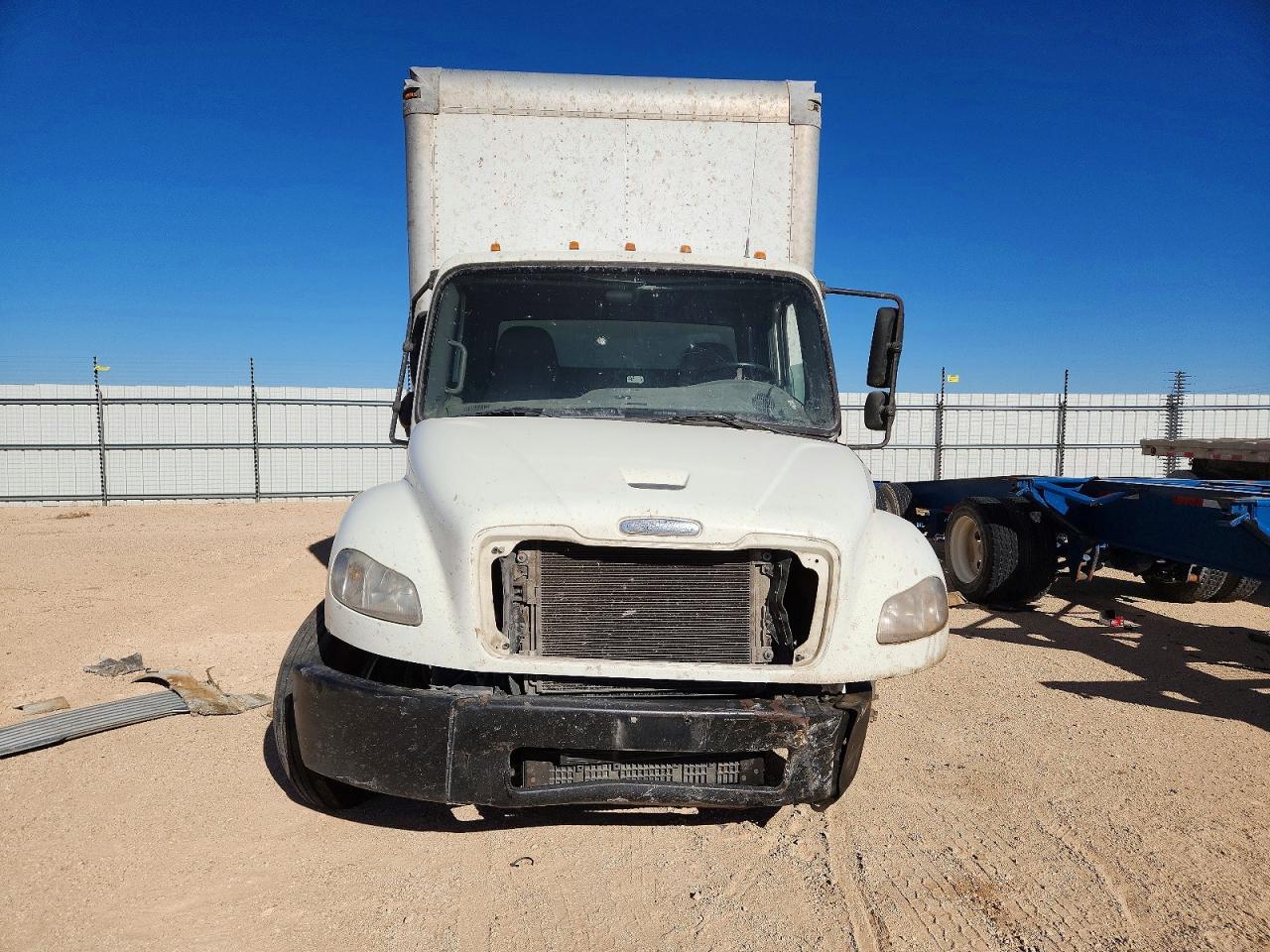 2016 Freigliner 2016 Freightliner Business Class M2 BOX Truck
