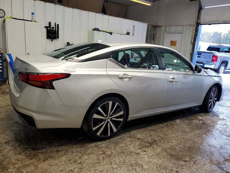 2022 Nissan Altima sr