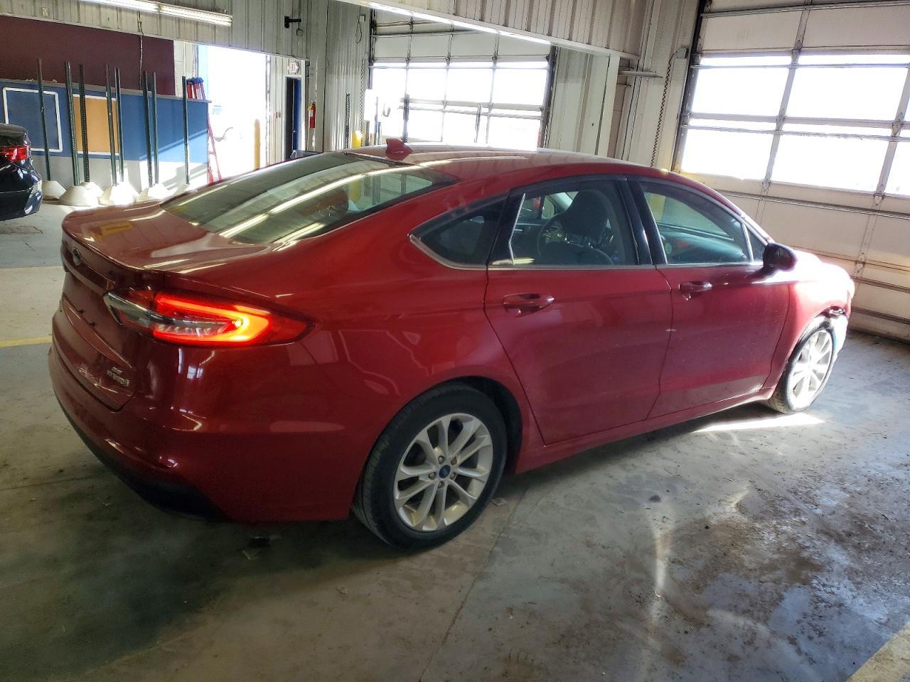 2020 Ford Fusion se