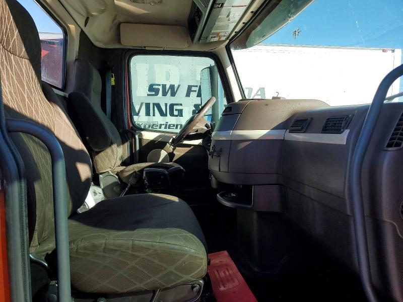 2015 Volvo VNL Semi Truck