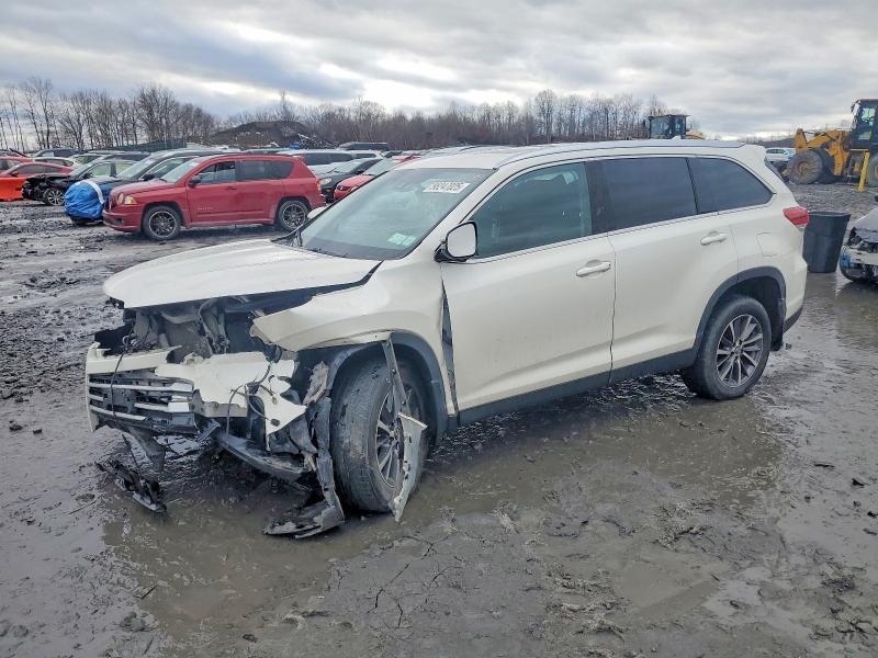2019 Toyota Highlander se