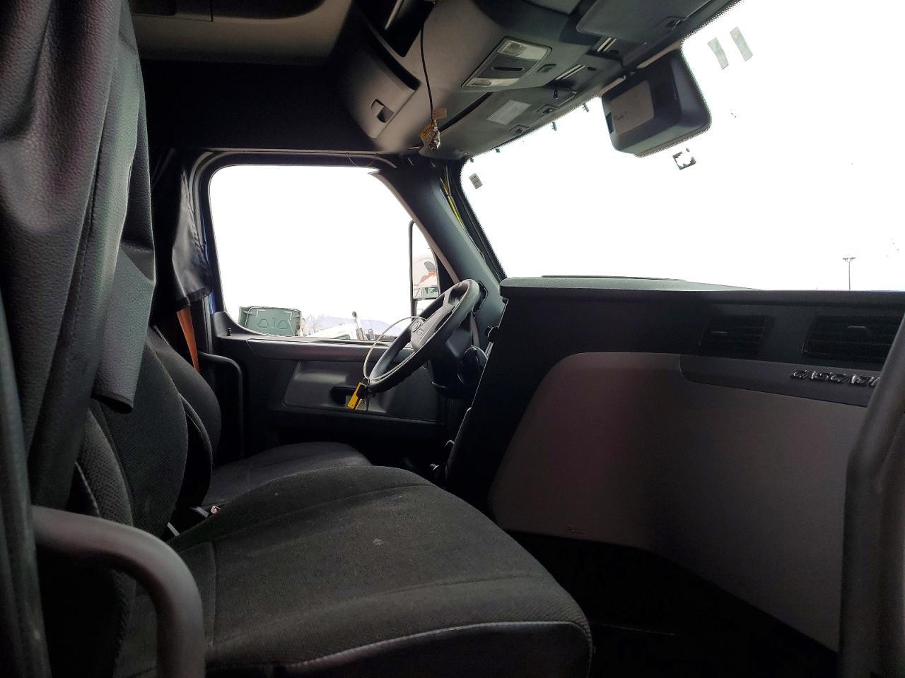 2021 Freigliner 2021 Freightliner Cascadia 126 Semi Truck