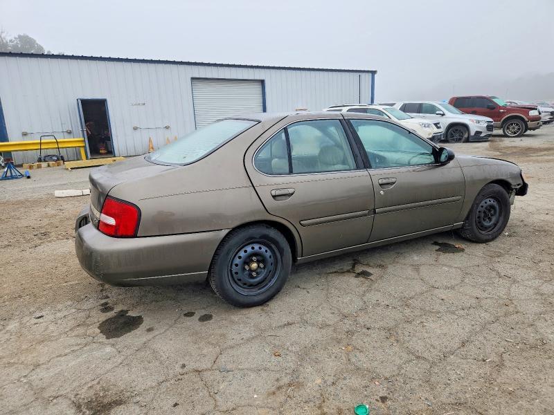 2000 Nissan Altima xe