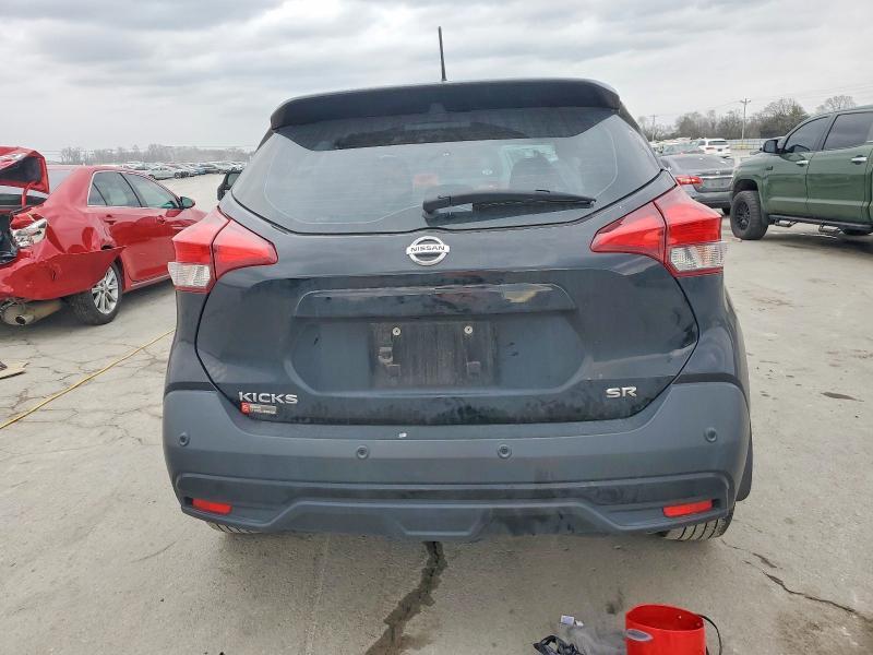 2020 Nissan Kicks sr