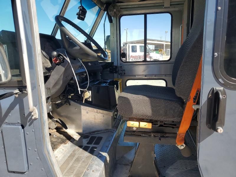 2021 Freightliner Mt45g Chassis Delivery Truck