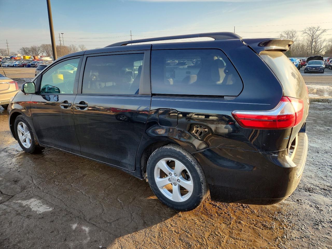 2017 Toyota Sienna le