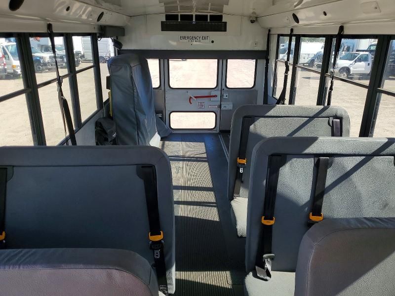 2012 Chevrolet 2012 Collins Bantam G3500-school bus