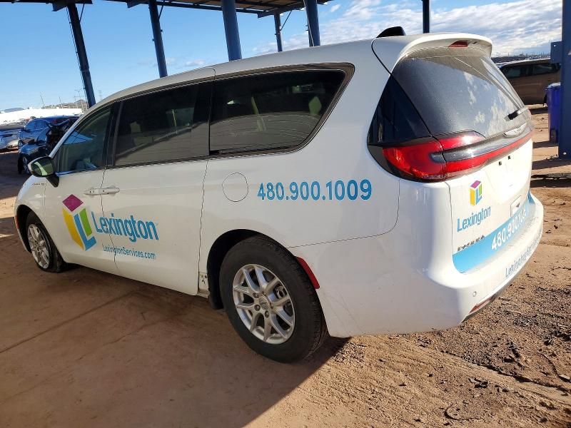 2023 Chrysler Town & Country