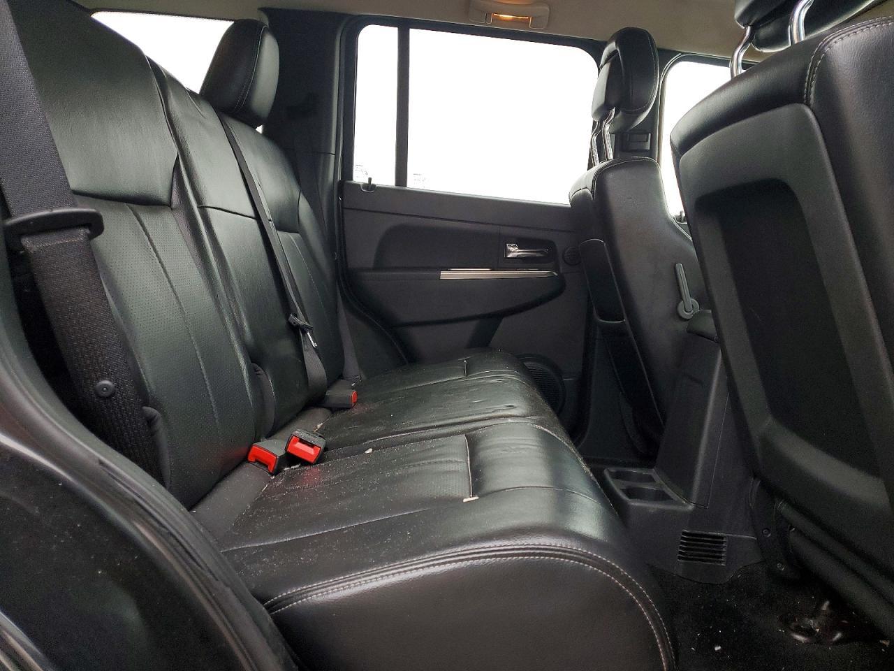 2012 Jeep Liberty jet