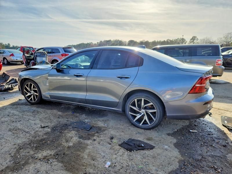 2020 Volvo S60 T5 Momentum