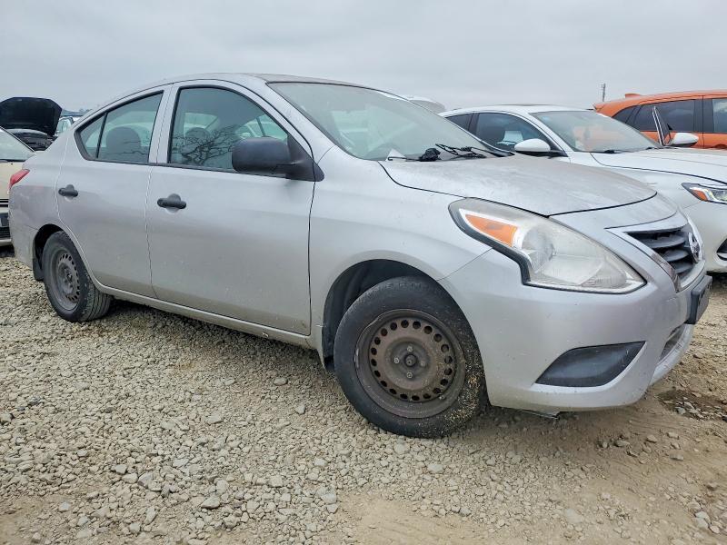 2015 Niss Versa 1.6 s Plus