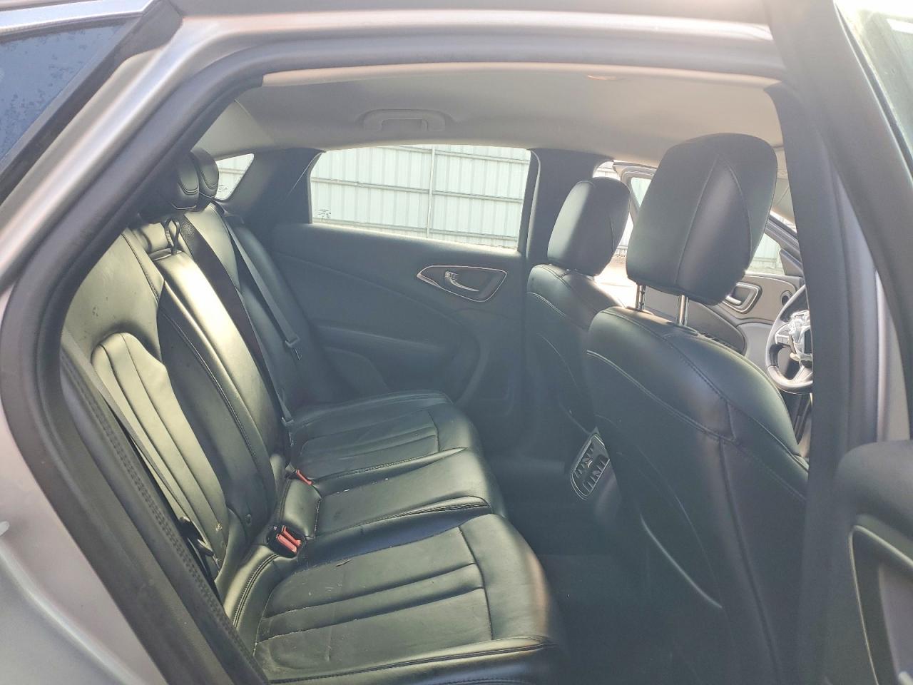 2017 Chrysler 200 Limited