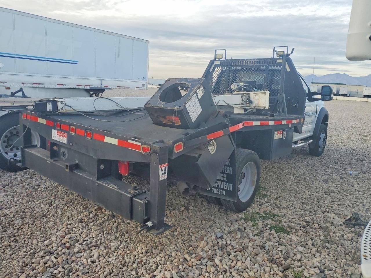 2019 Ford F550 Super Duty Flatbed Truck
