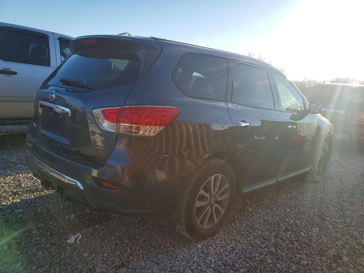 2014 Nissan Pathfinder s