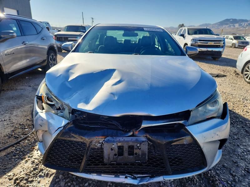 2016 Toyota Camry le