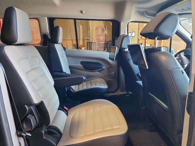 2022 Ford Transit Connect Titanium