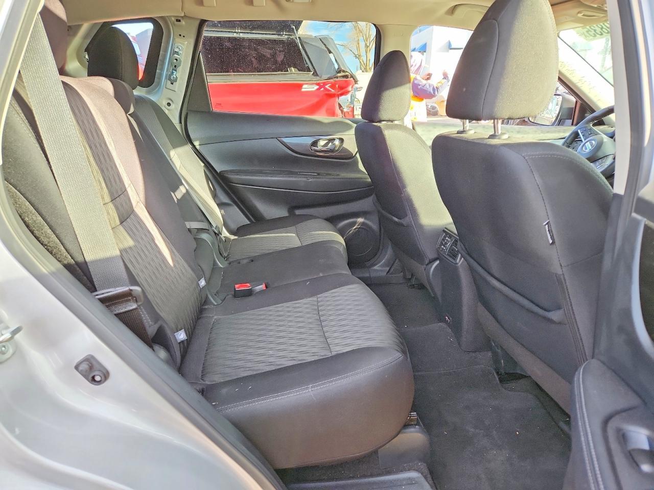 2020 Nissan Rogue s
