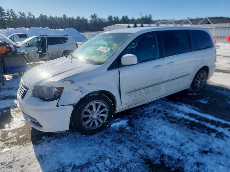 2015 Chrysler Town & Country s