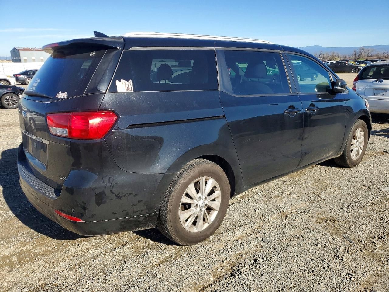 2015 KIA Sedona lx