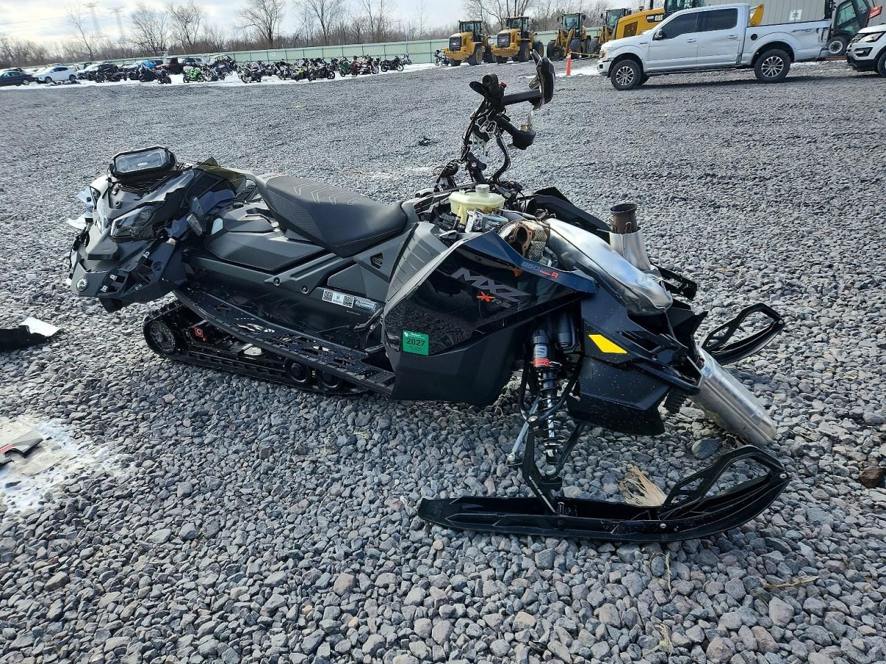 2025 Skidoo 2025 Skidoo MXZ