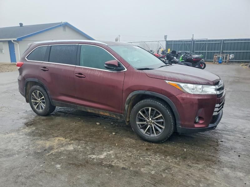 2019 Toyota Highlander se