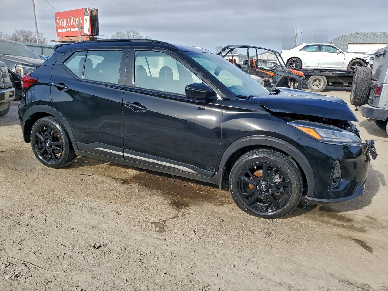 2024 Nissan Kicks sr