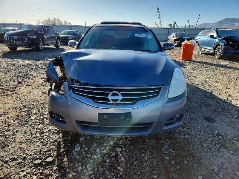 2010 Niss Altima sr