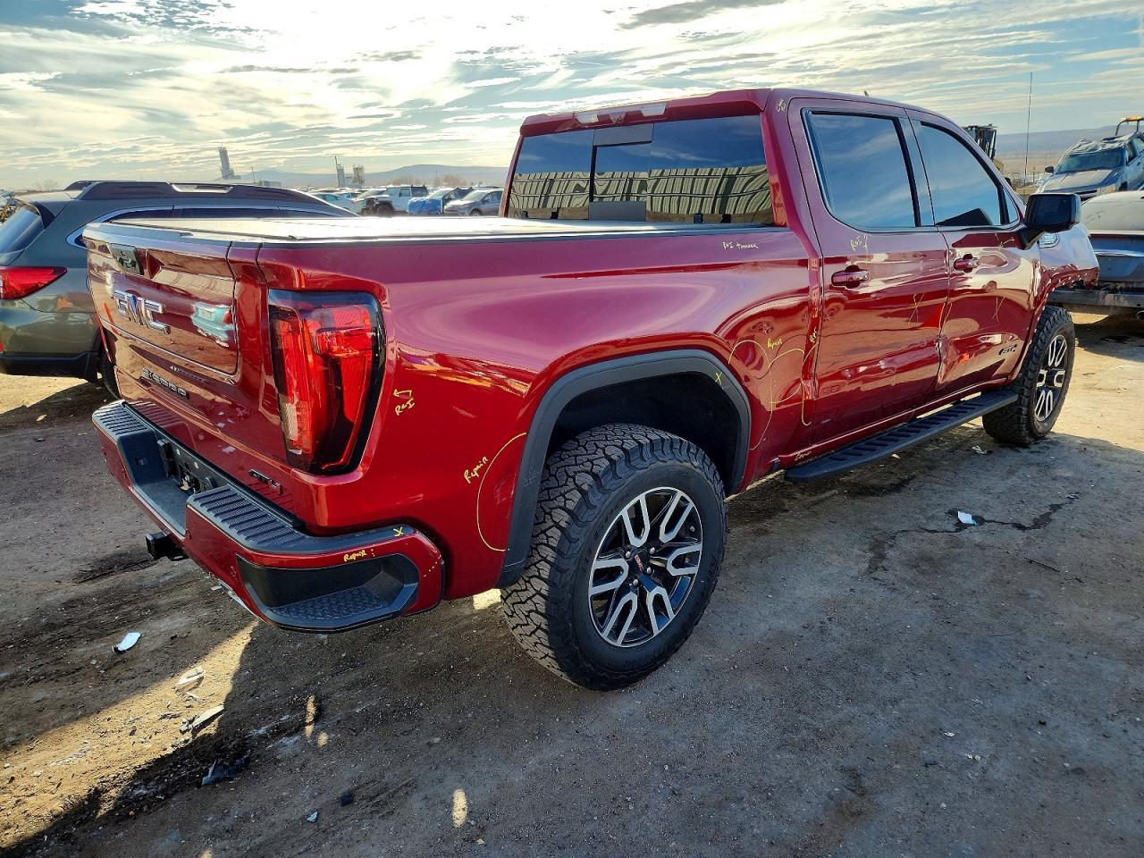 2025 GMC Sierra K1500 AT4