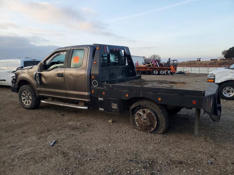 2021 Ford F350 Super Duty Flatbed Truck
