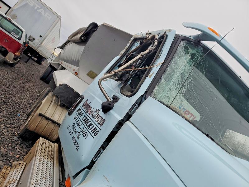 2016 International Prostar Semi Truck