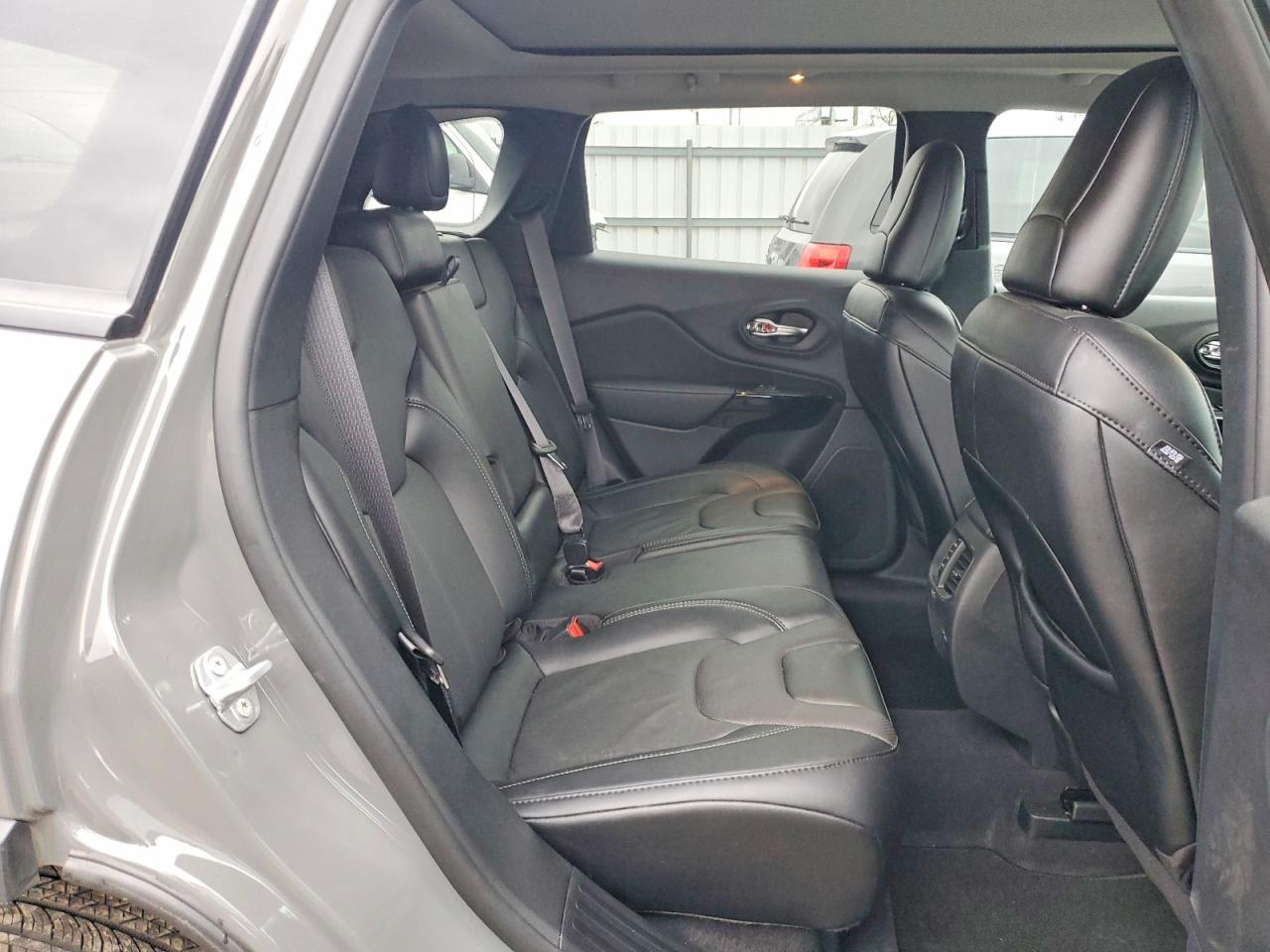 2023 Jeep Cherokee Altitude lux