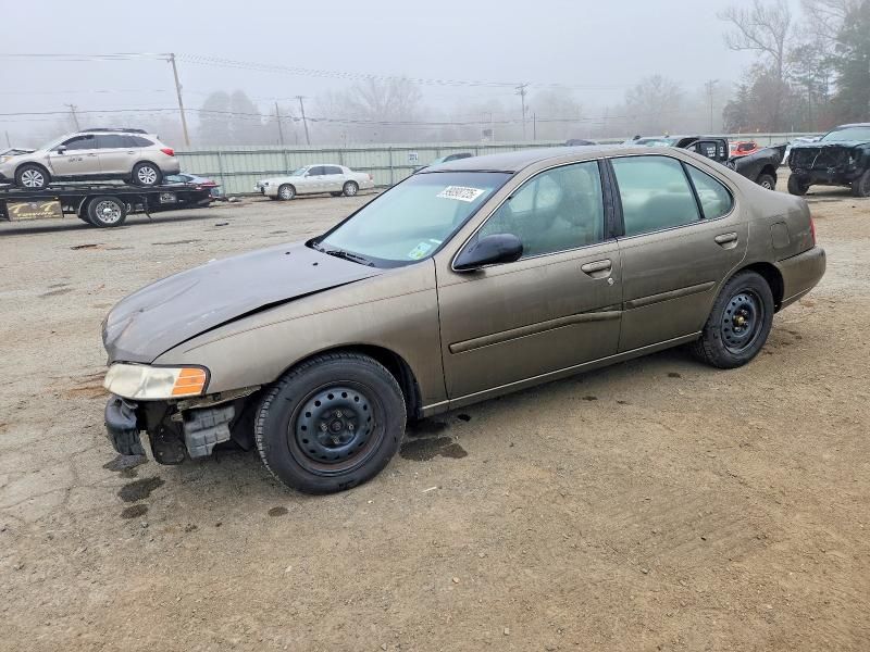 2000 Nissan Altima xe