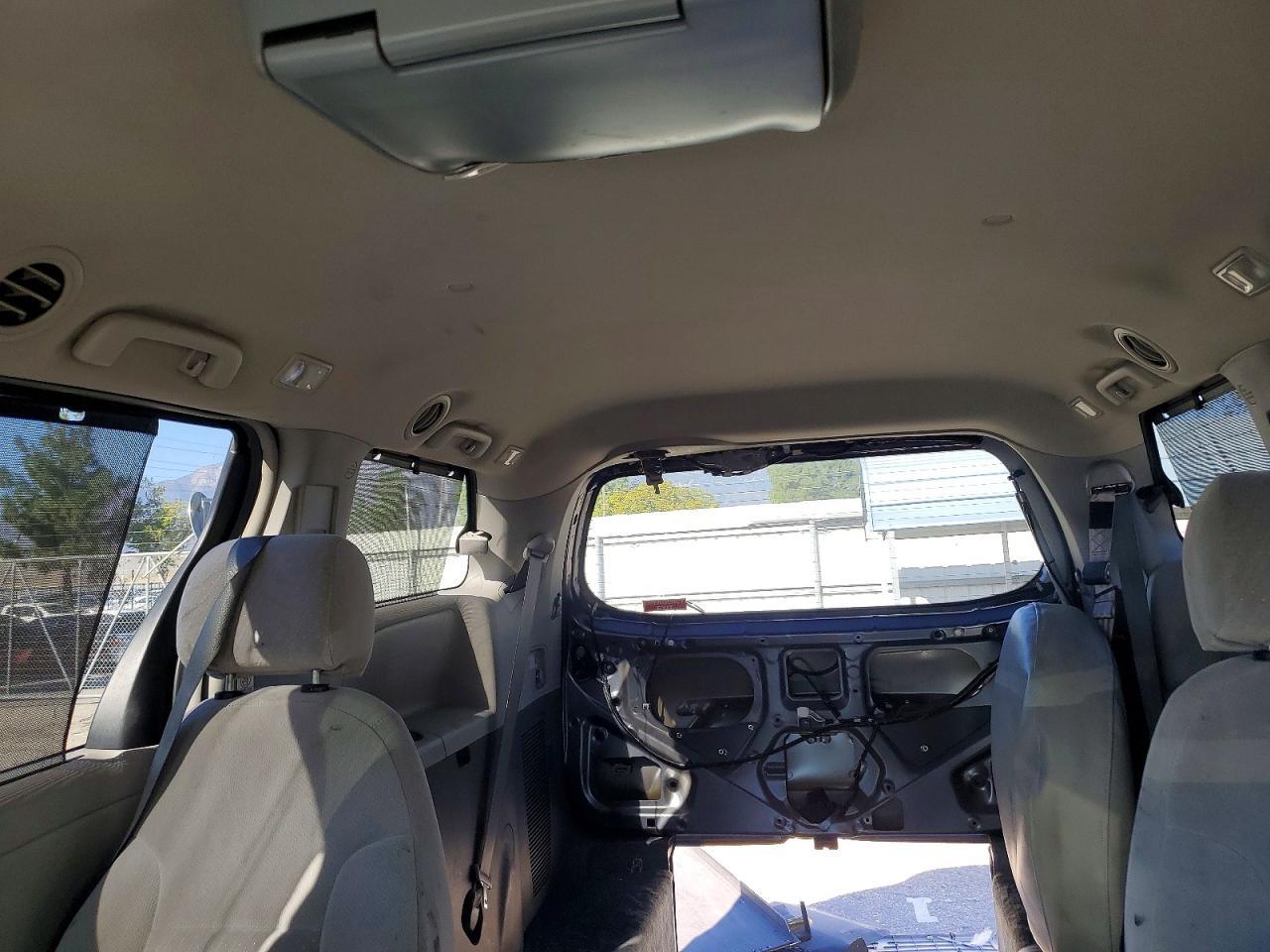 2016 Toyota Sienna le