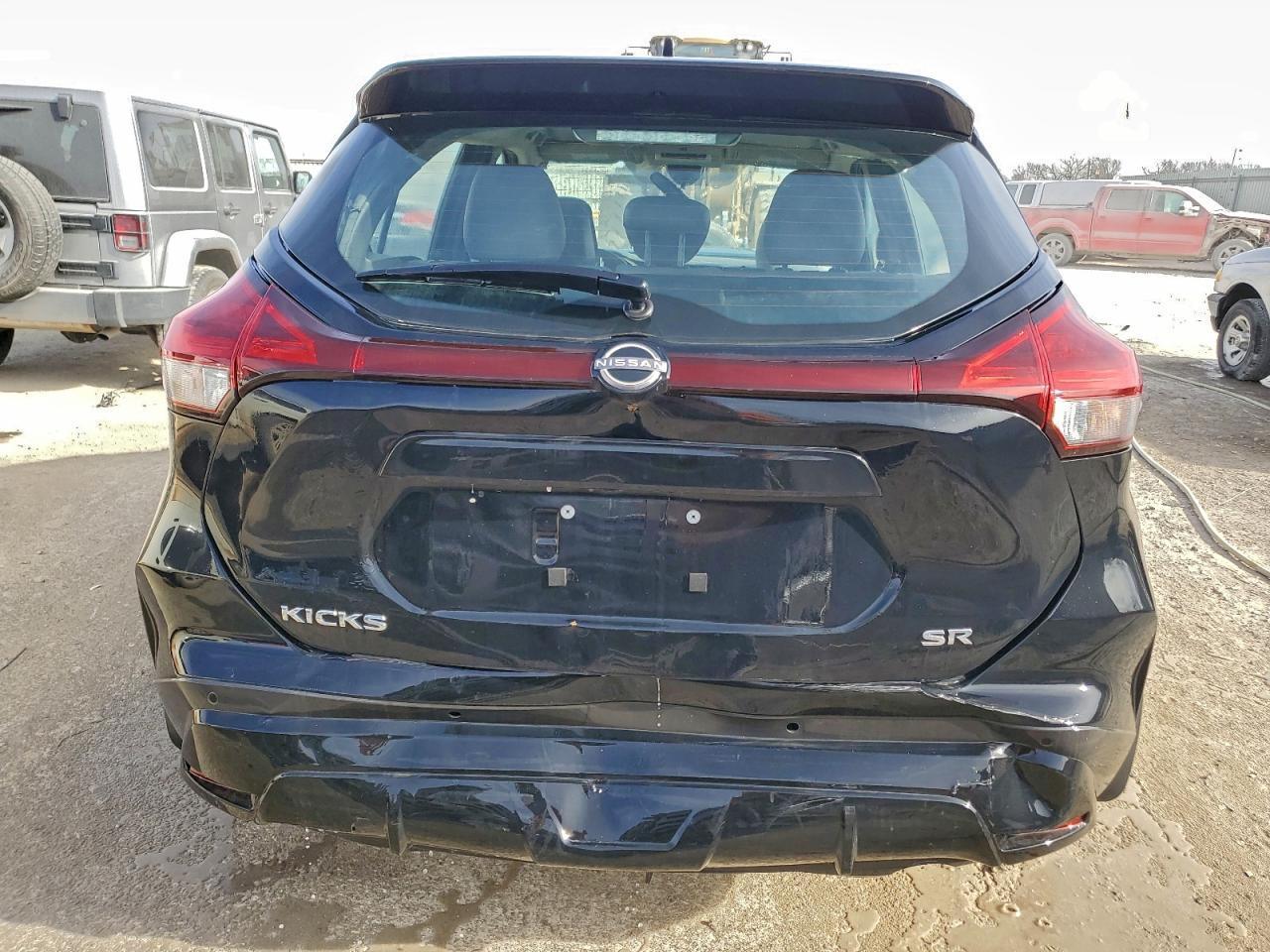 2024 Nissan Kicks sr