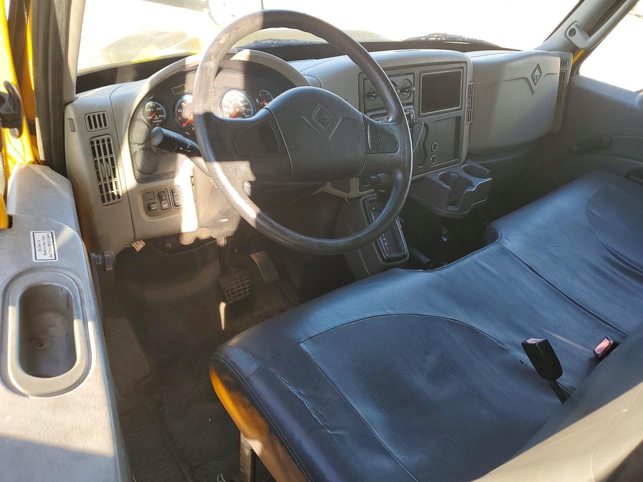 2013 International 4300 BOX Truck