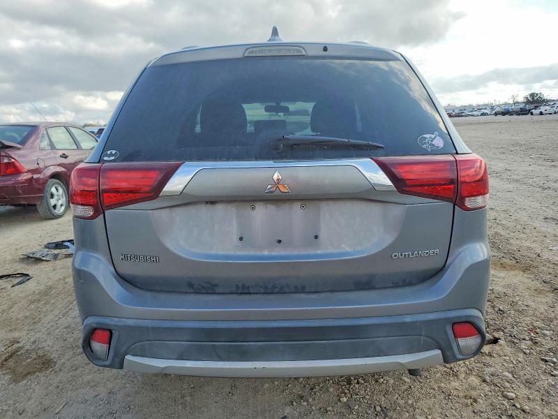2018 Mitsubishi Outlander es