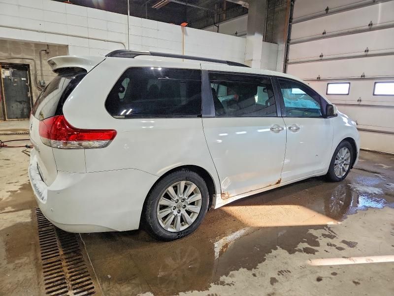 2012 Toyota Sienna xle