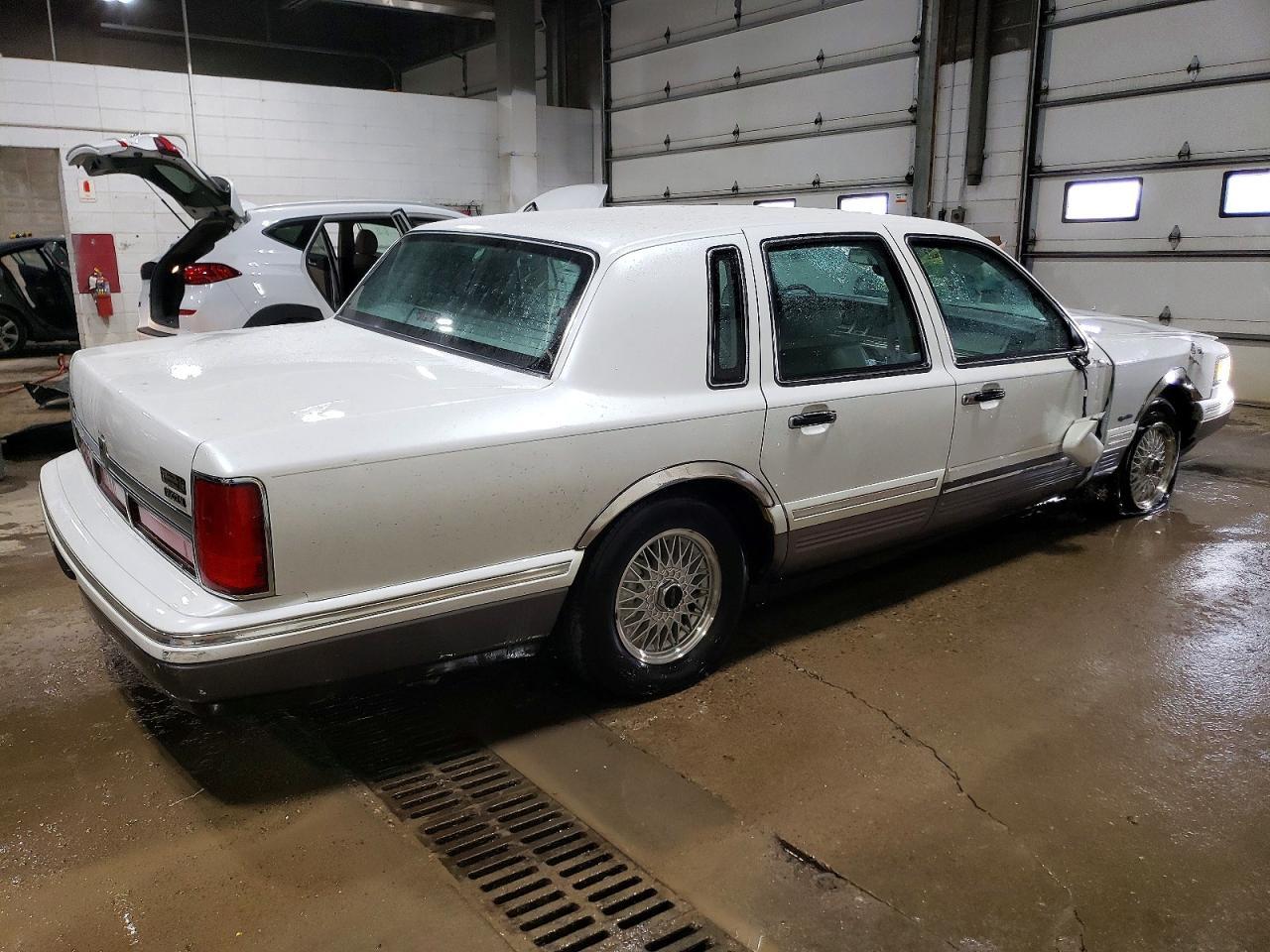 1997 Lincoln Town car Signature