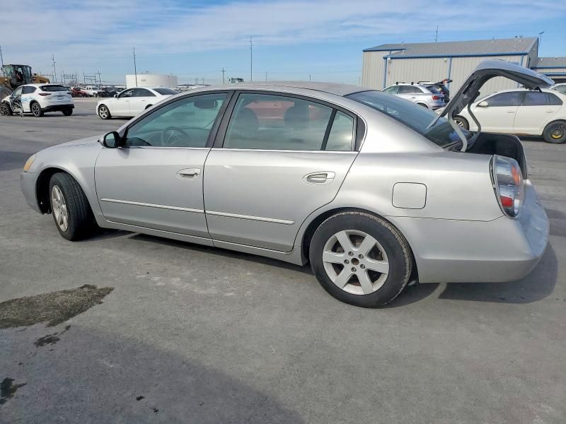 2004 Nissan Altima Base