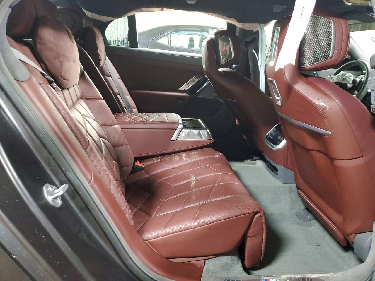 2023 BMW 760 xi