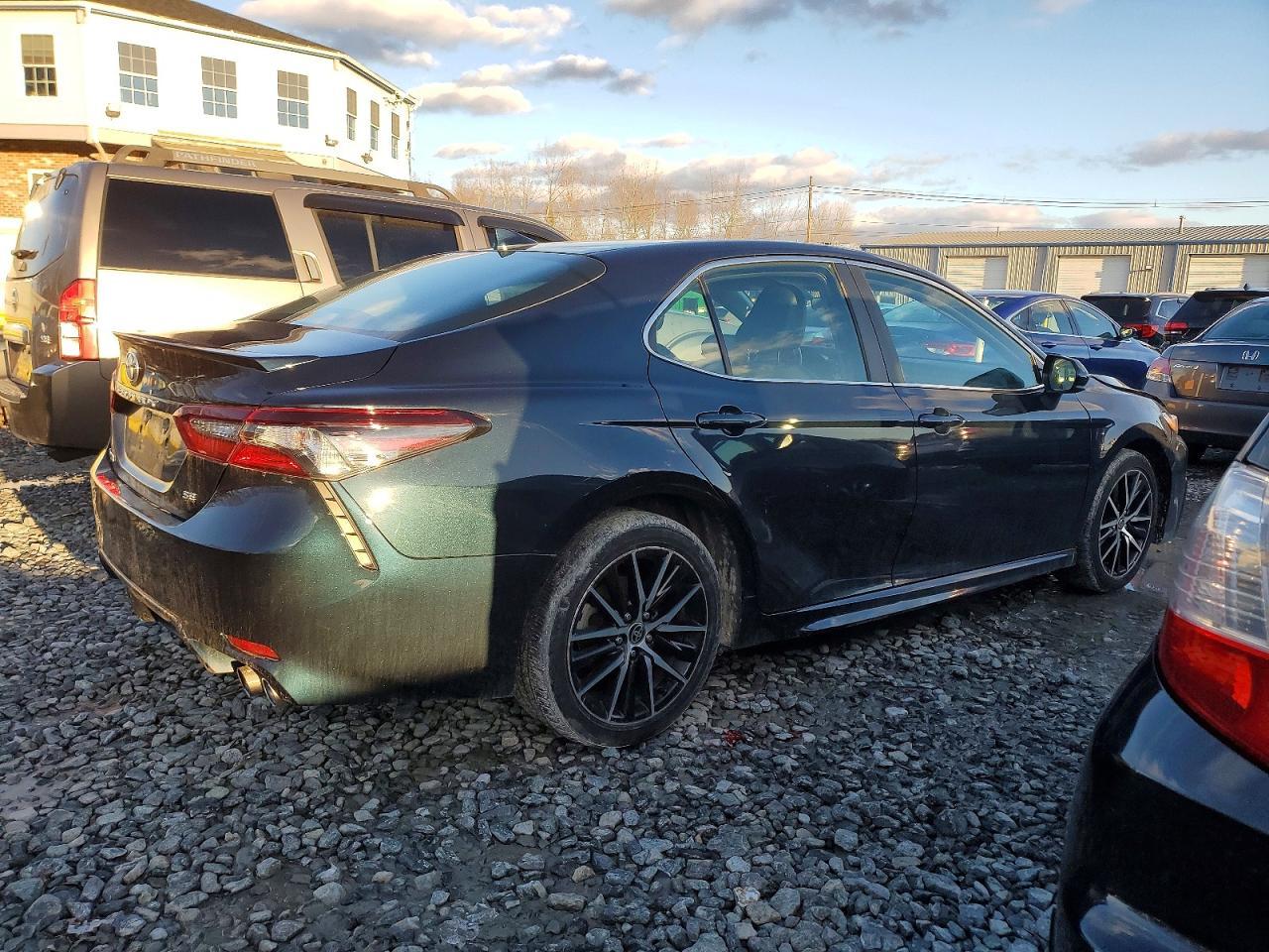 2021 Toyota Camry se