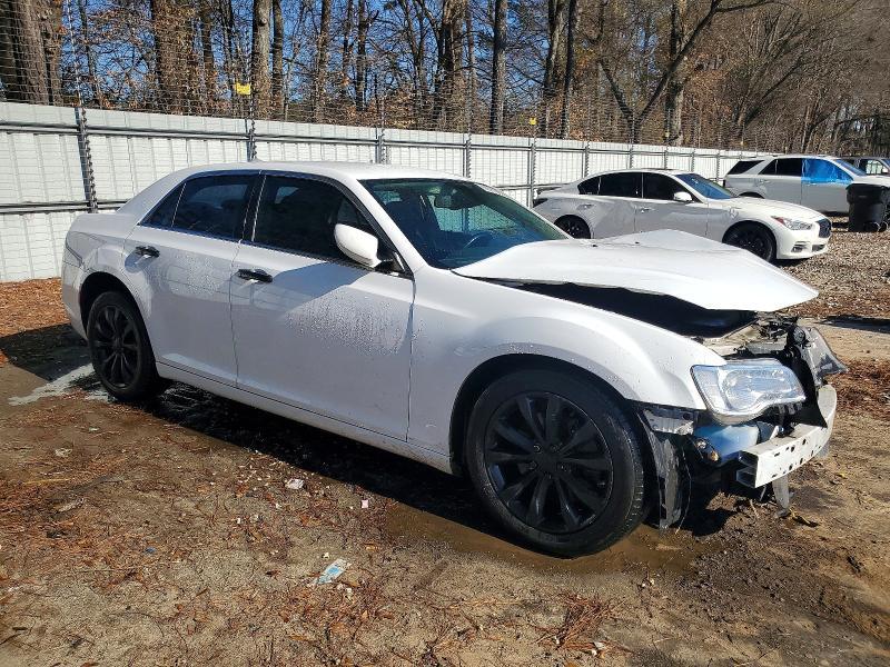 2018 Chrysler 300 Touring