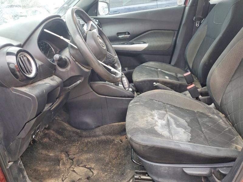 2020 Nissan Kicks sv