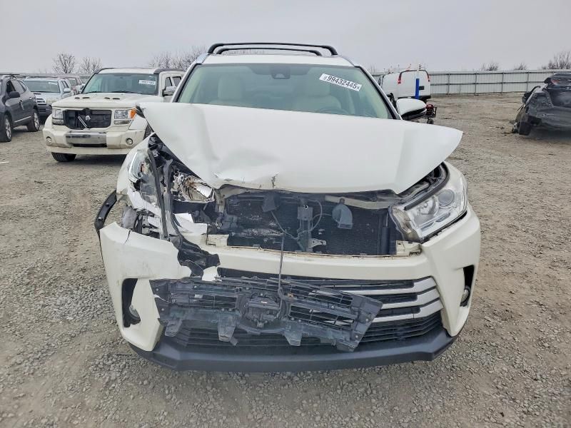 2017 Toyota Highlander se