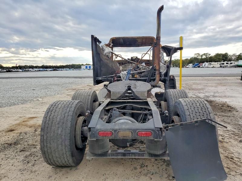 2015 Mack CXU613 Semi Truck