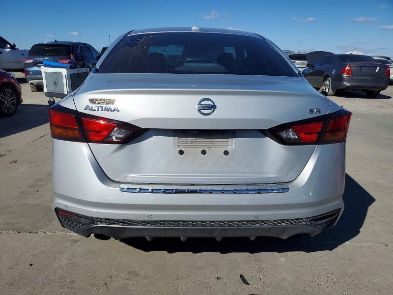 2021 Nissan Altima sr